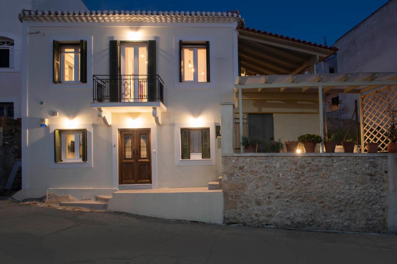 Nestor's Studio House *